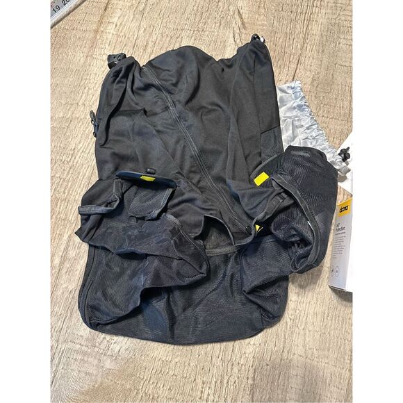 BRAND NEW IN BOX Doona 360° Degree Protection Sun, Wind, and Bug & Carry Bag - Picture 3 of 6